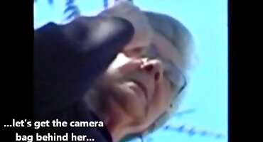 sex mông to doggy Hooligan fucks sex yuri với một đồng phạm trong Nhà của người khác.