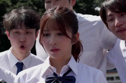 blondessa sex SONE-619 Nữ sinh Nhật Bản bị bạn hãm hại