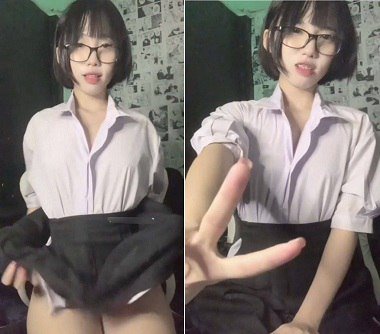 sex jav ntr Sung sướng khi được đụ em học sinh vú nhỏ với lồn không lông